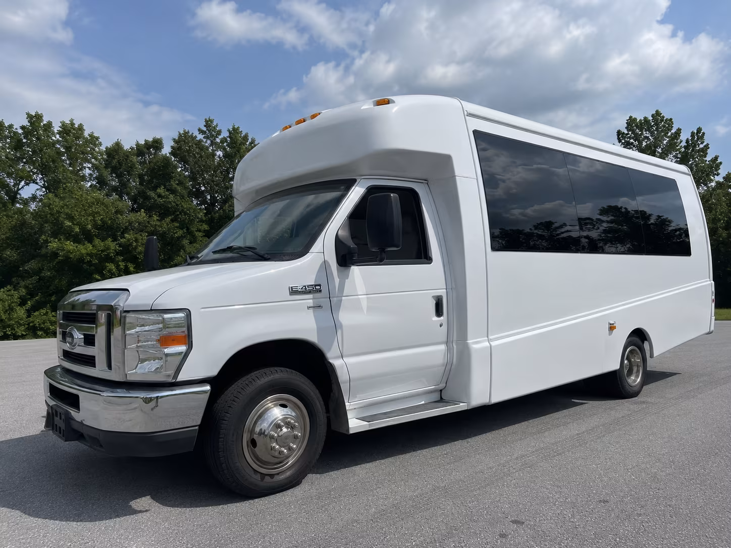 18 Passenger Party Bus Exterior
